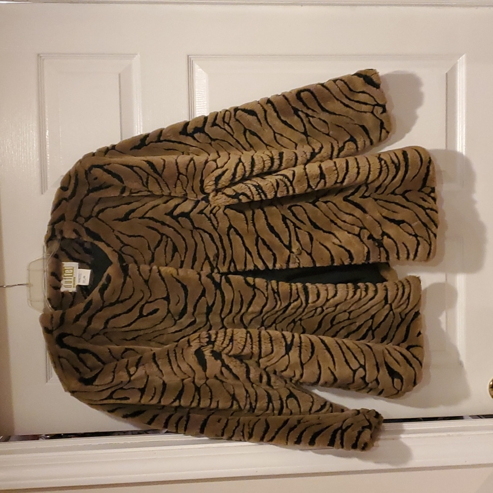 Vegan Animal print faux fur jacket